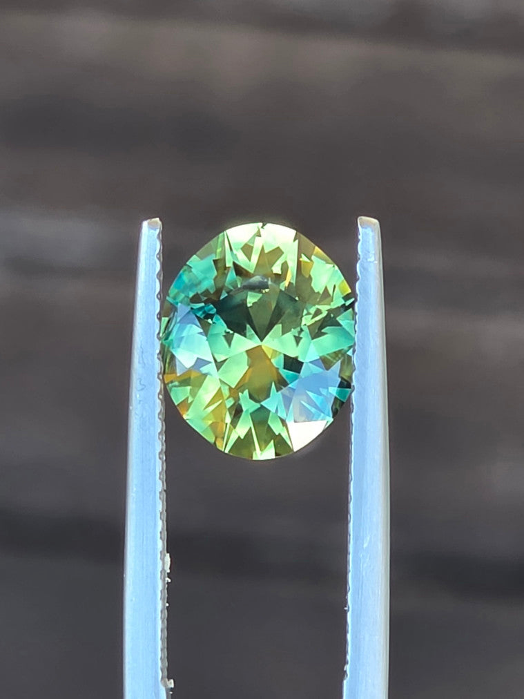 3.15ct Oval Yellow Parti Sapphire
