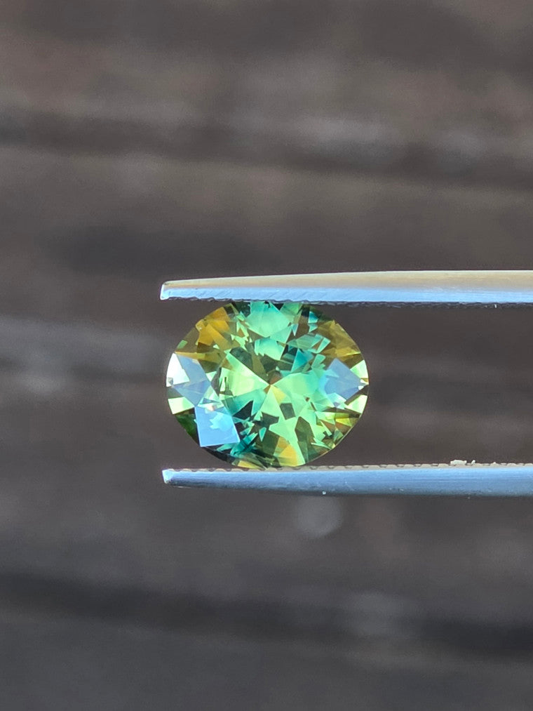 3.15ct Oval Yellow Parti Sapphire