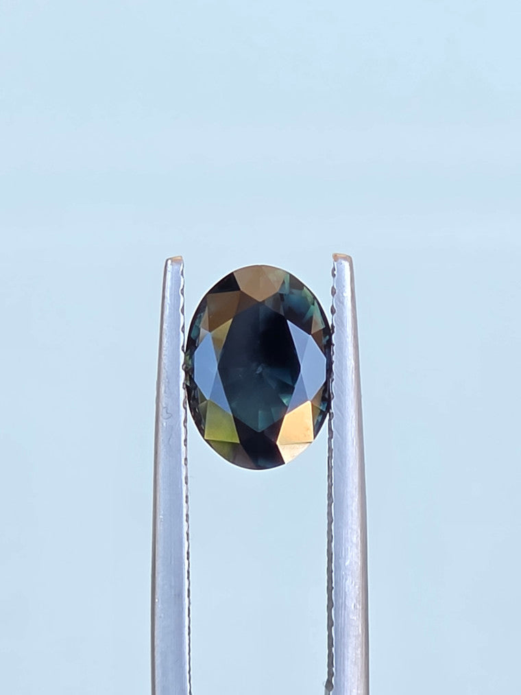 2.57ct Oval Blue Parti Sapphire