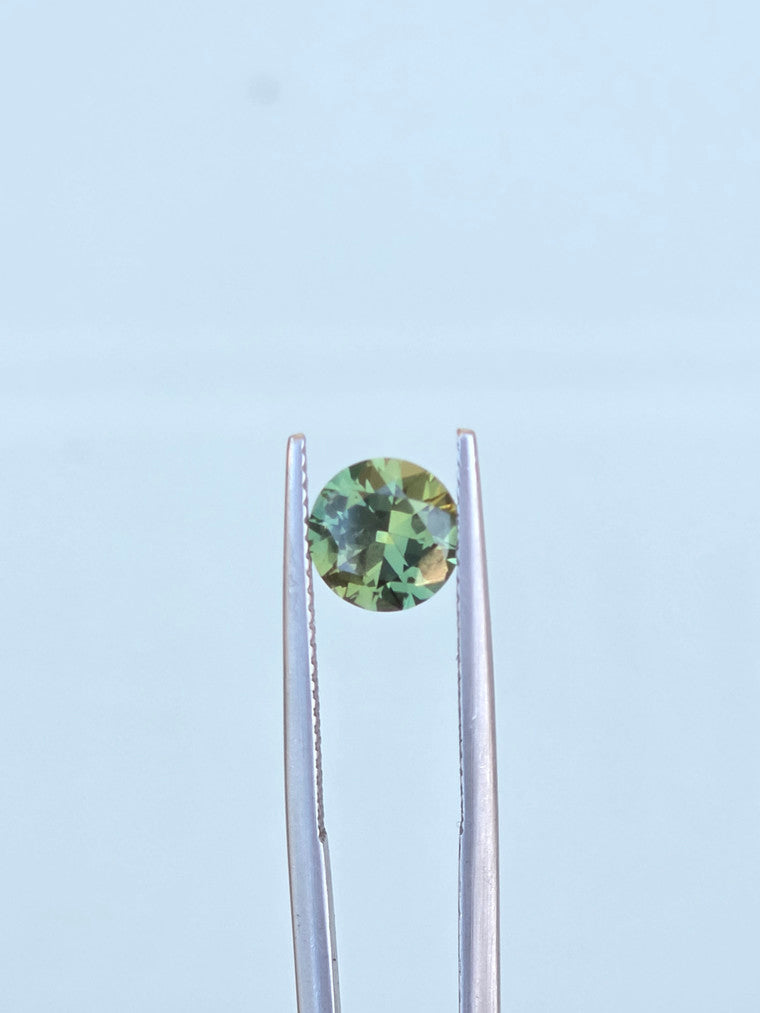 1.89ct Round Green Parti Sapphire