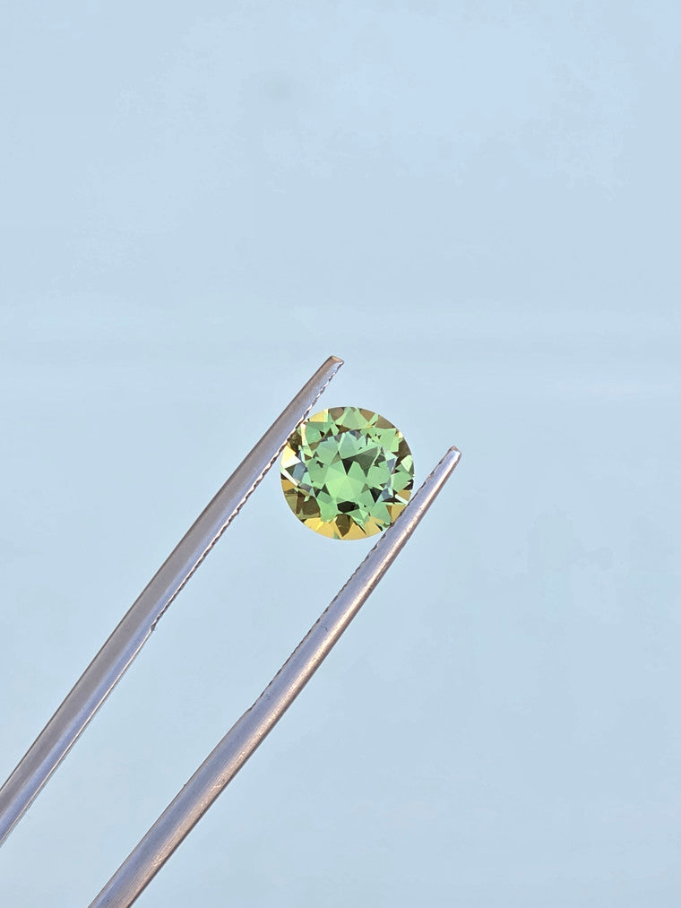 2.42ct Round Green Sapphire