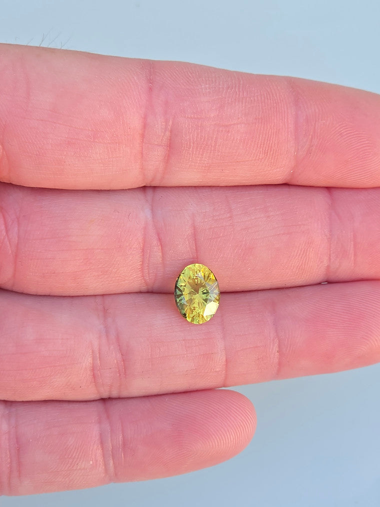 2.62ct Oval Yellow Parti Sapphire