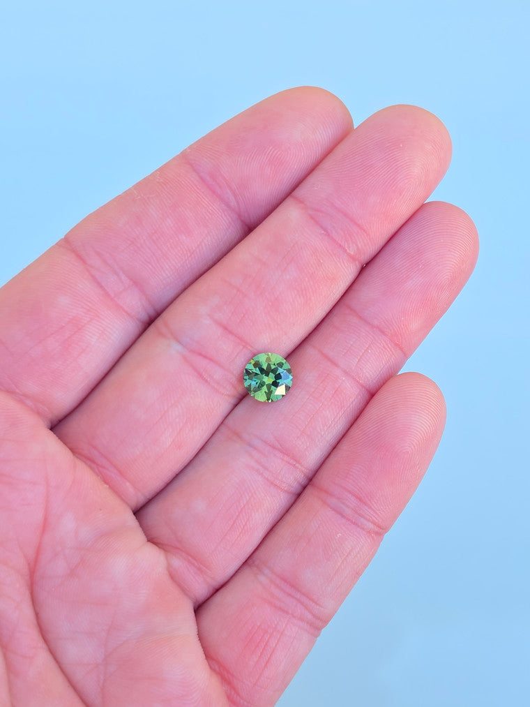 1.89ct Round Green Parti Sapphire