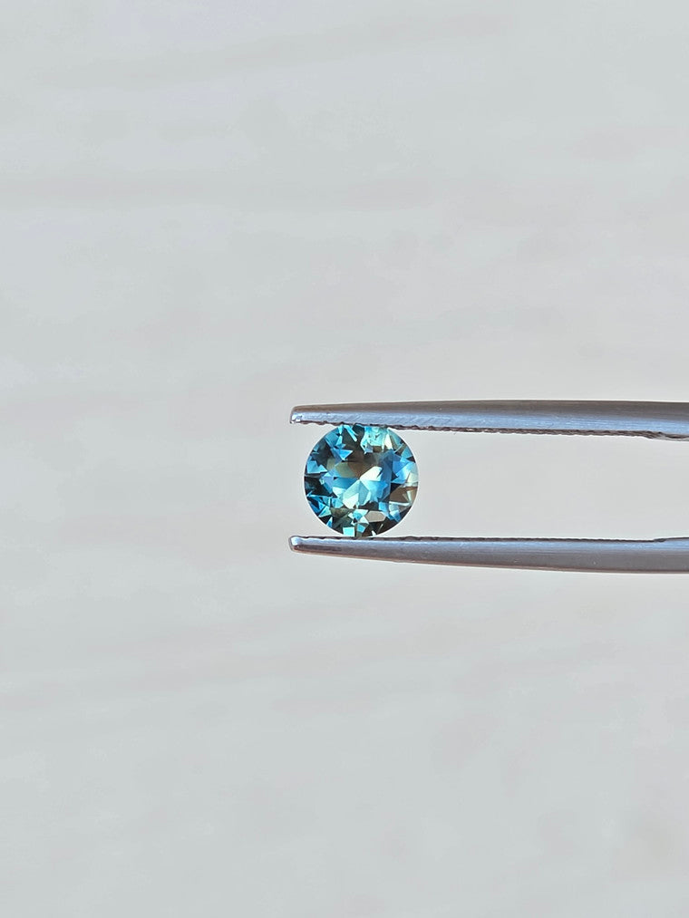 1ct Round Blue Pati Sapphire