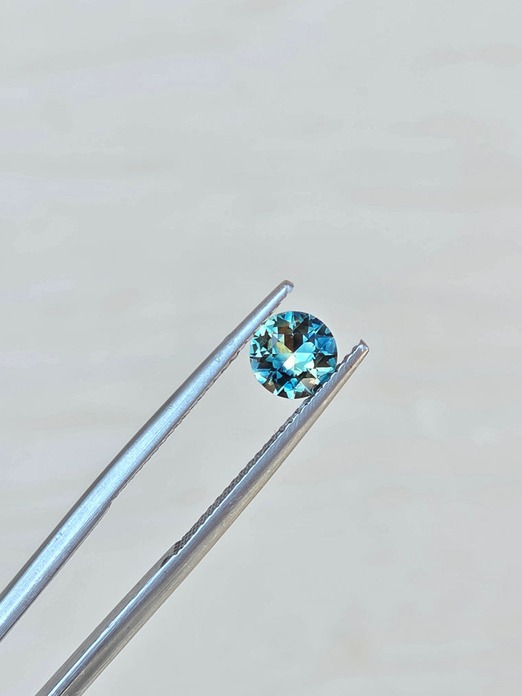 1ct Round Blue Pati Sapphire
