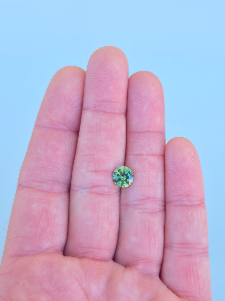 1.89ct Round Green Parti Sapphire