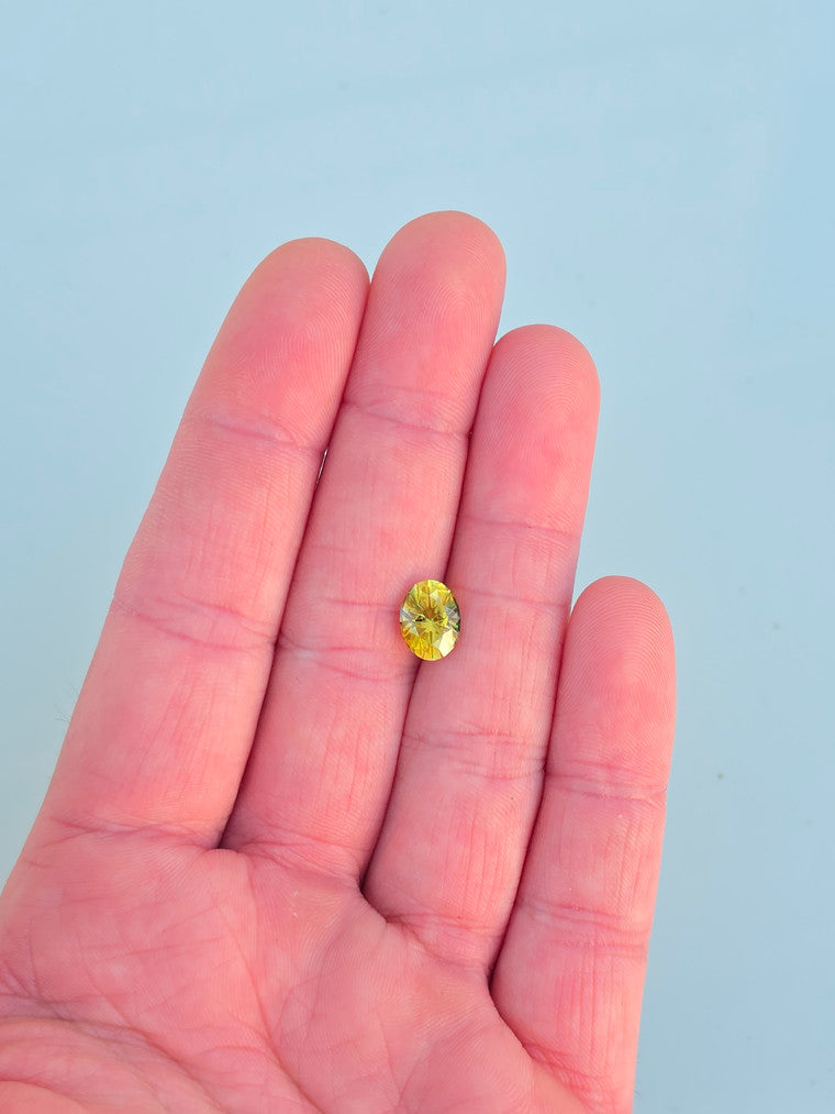 2.62ct Oval Yellow Parti Sapphire