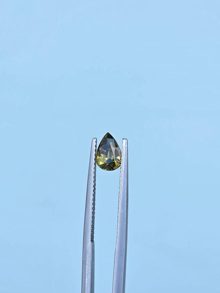 1.10ct Pear Yellow Parti Sapphire