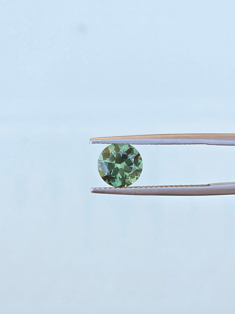 1.89ct Round Green Parti Sapphire