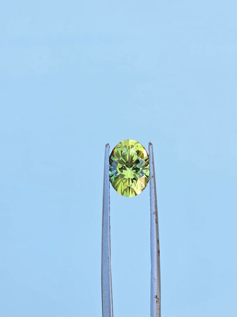 2.62ct Oval Yellow Parti Sapphire
