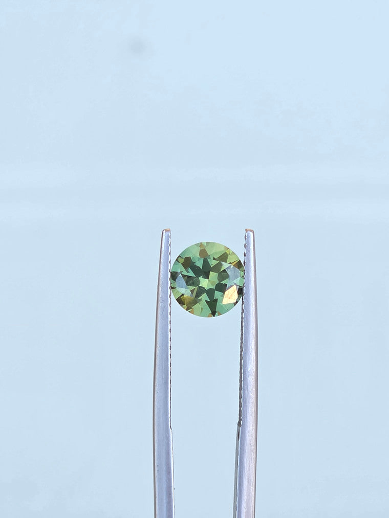 1.89ct Round Green Parti Sapphire