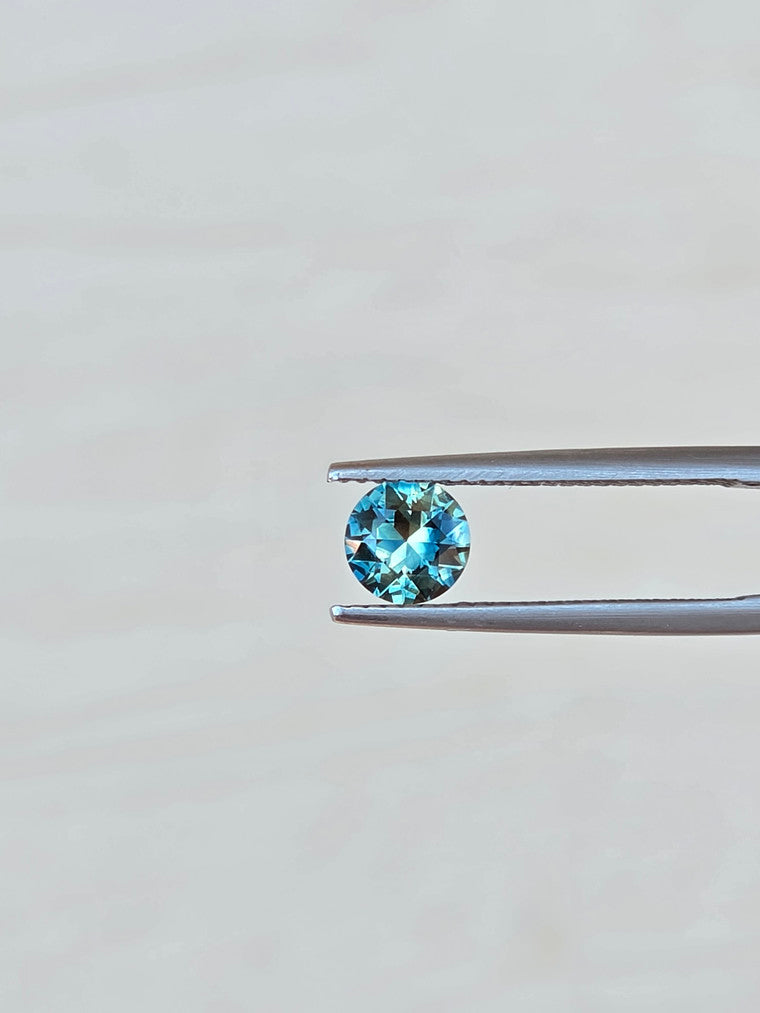 1ct Round Blue Pati Sapphire