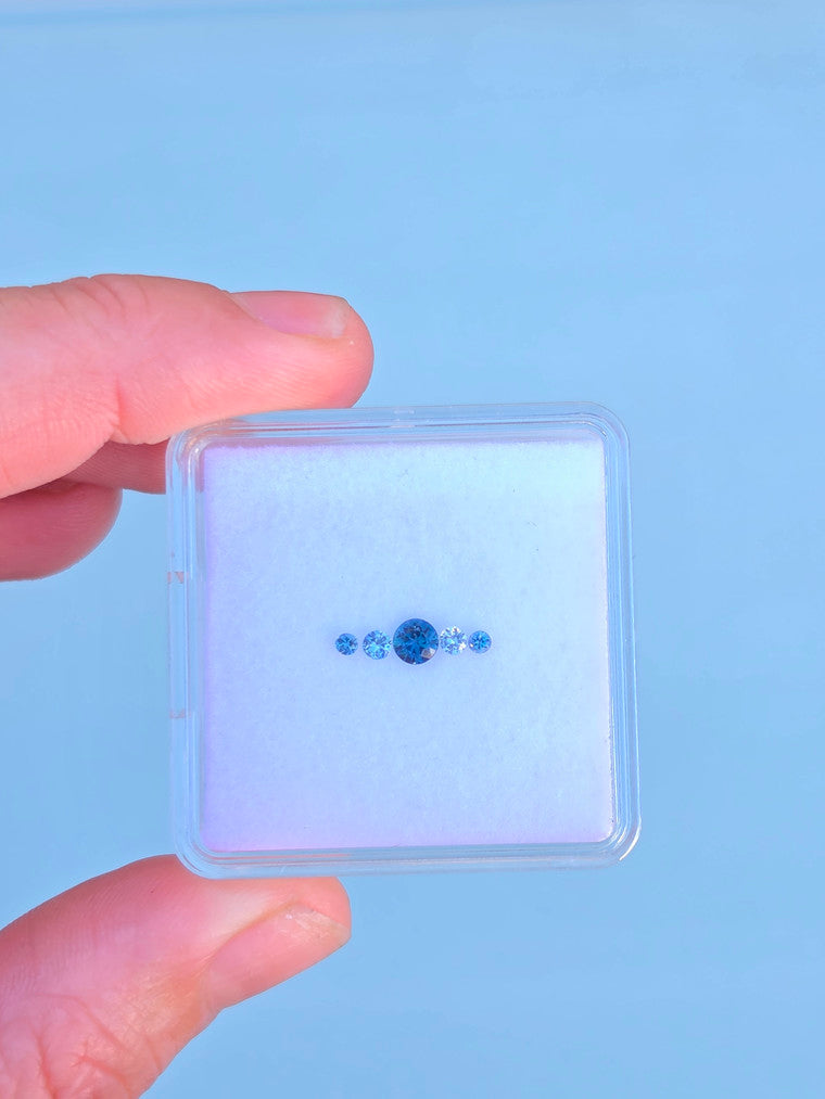 Set of 5 Round Blue Parti Sapphires
