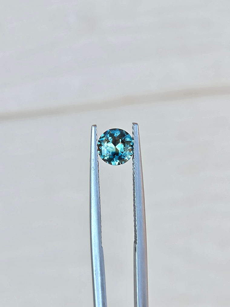 1ct Round Blue Pati Sapphire