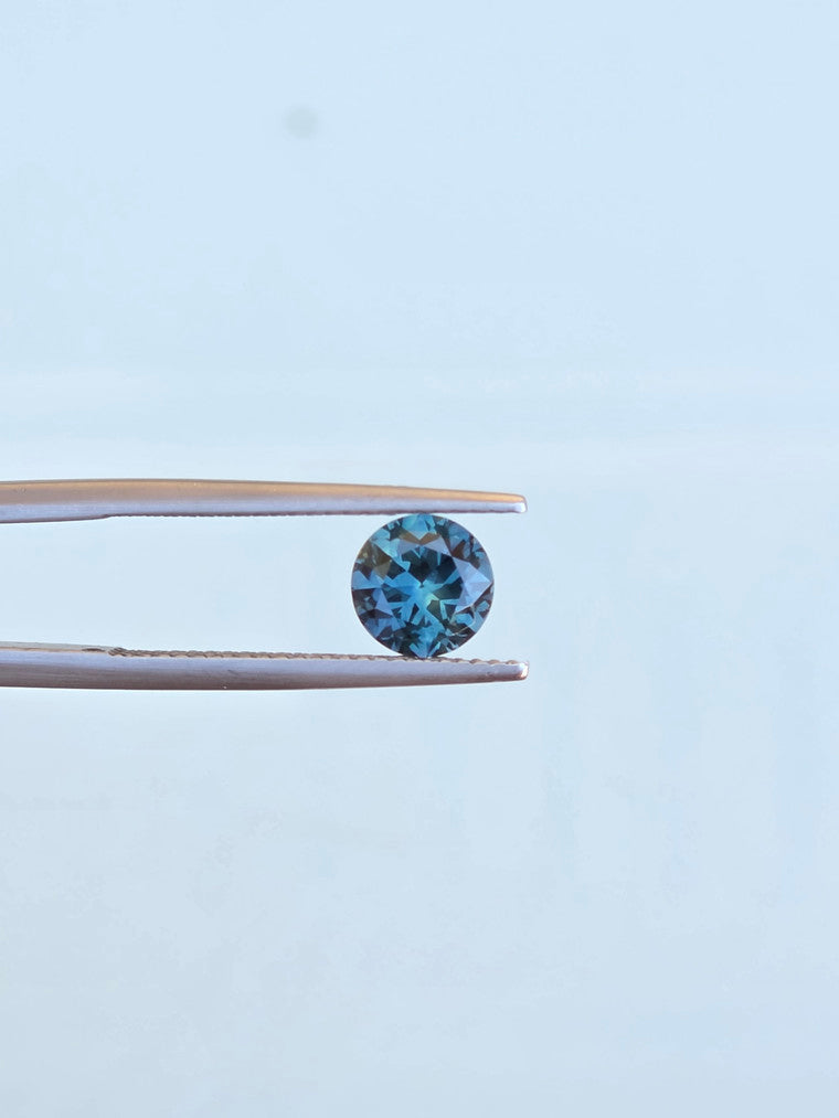 1.37ct Round Blue Sapphire