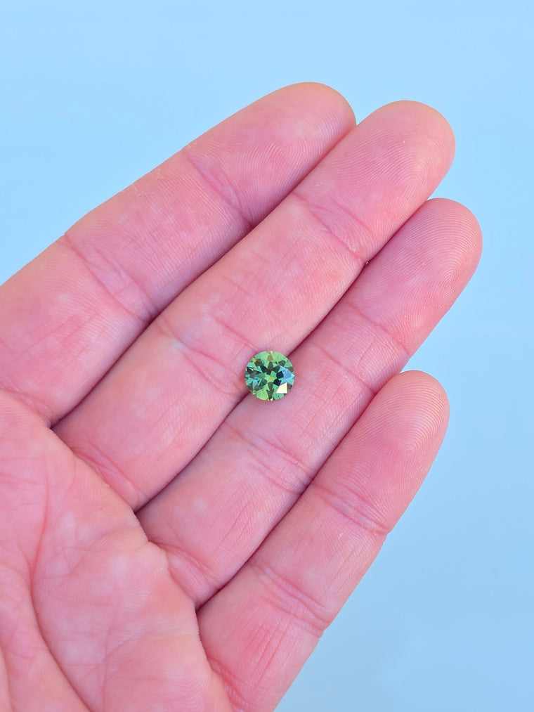 1.89ct Round Green Parti Sapphire