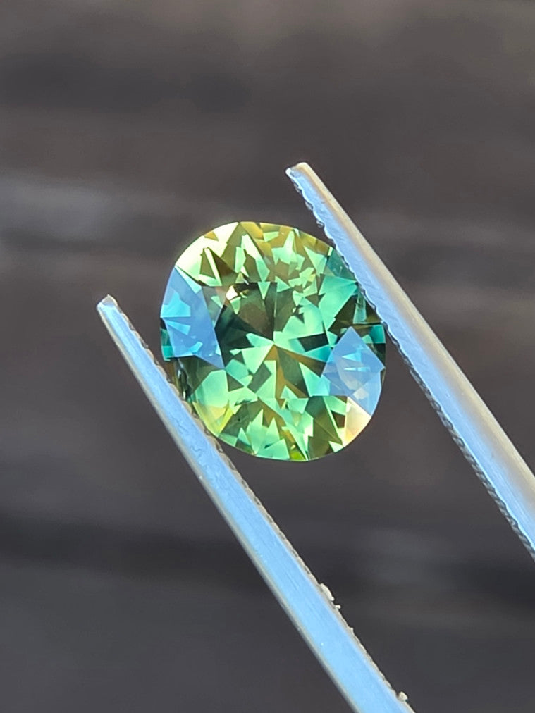 3.15ct Oval Yellow Parti Sapphire