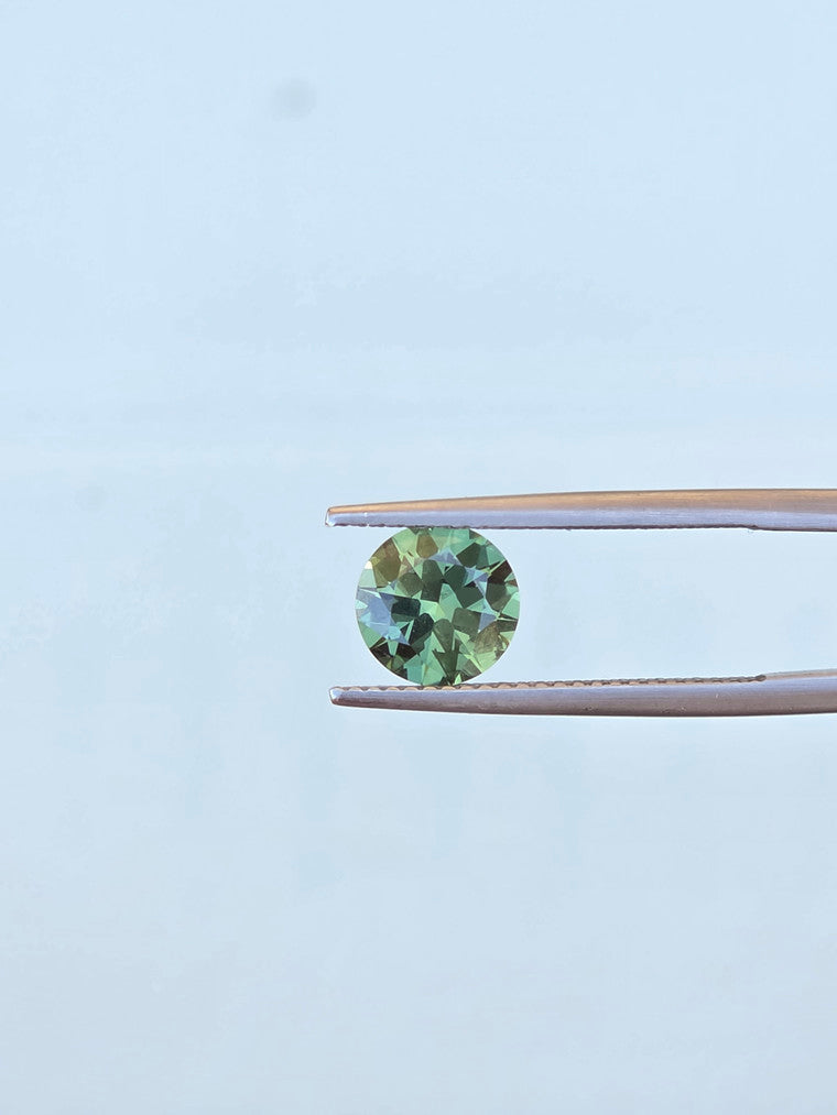 1.89ct Round Green Parti Sapphire