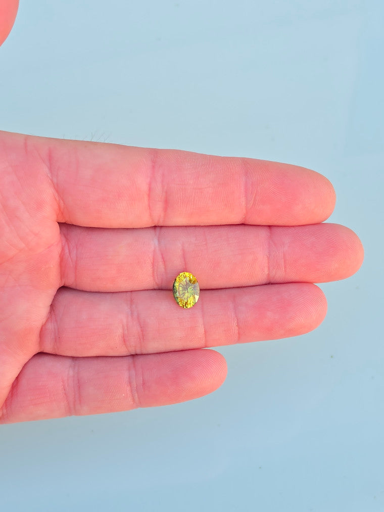 2.62ct Oval Yellow Parti Sapphire