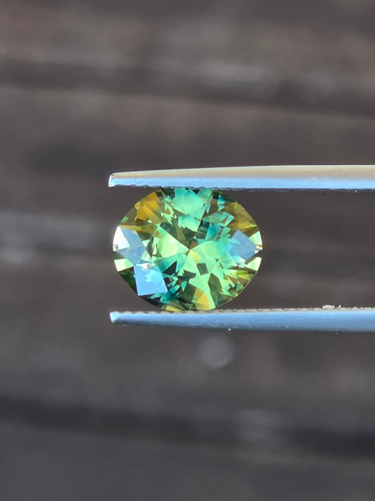 3.15ct Oval Yellow Parti Sapphire
