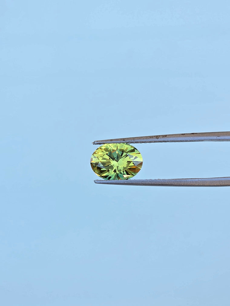 2.62ct Oval Yellow Parti Sapphire