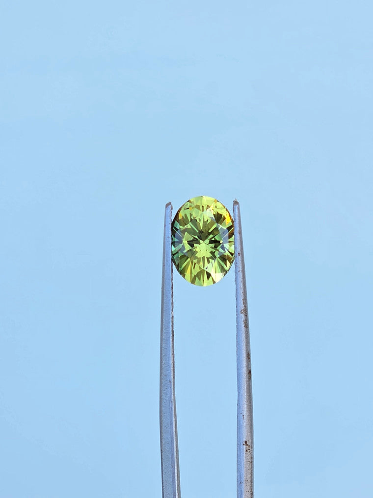 2.62ct Oval Yellow Parti Sapphire