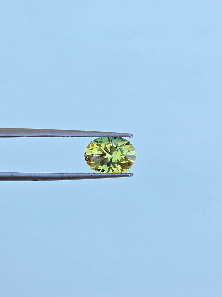 2.62ct Oval Yellow Parti Sapphire