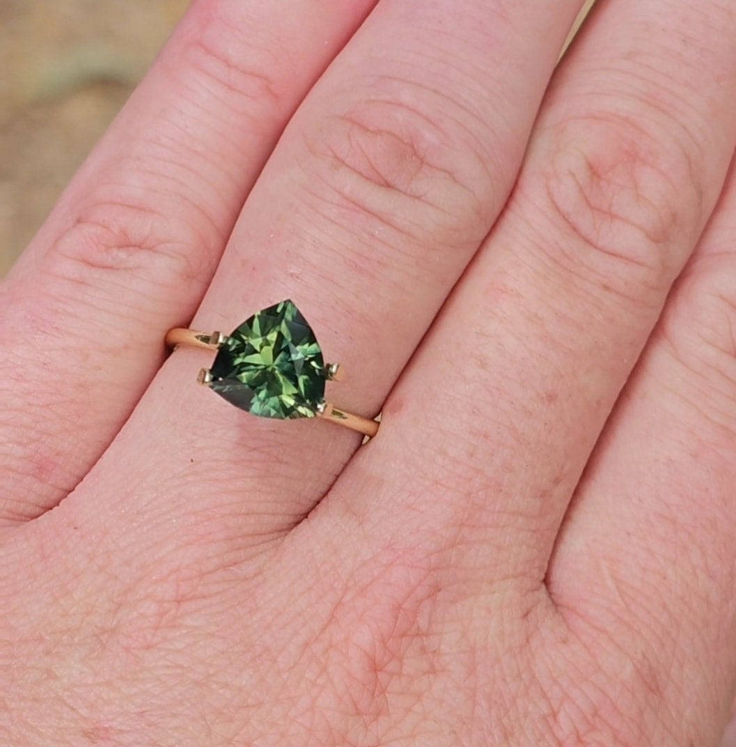 3.18ct Trilliant Luxurious Green Parti Sapphire