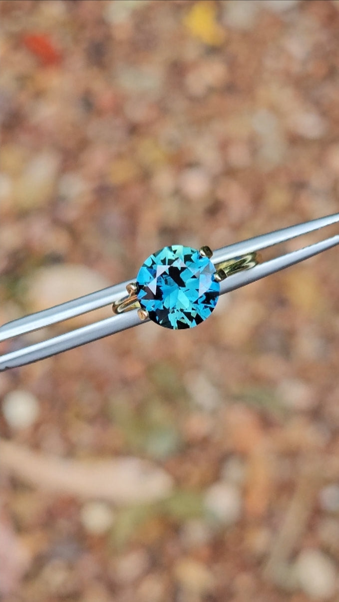 3.79ct Round Incredible Blue Parti Sapphire