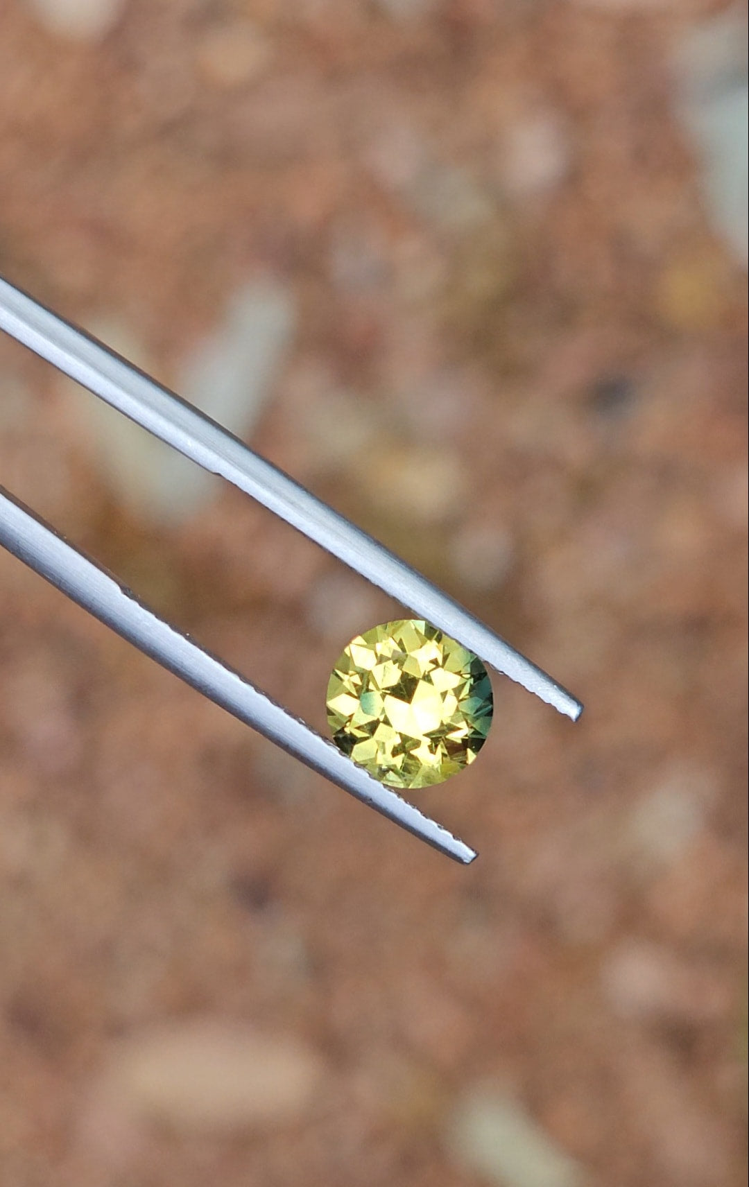 2.19ct Round Yellow Parti Sapphire