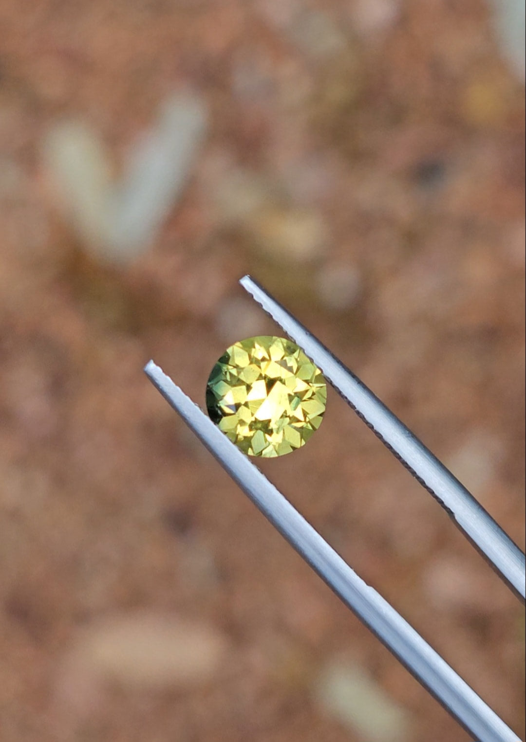 2.19ct Round Yellow Parti Sapphire