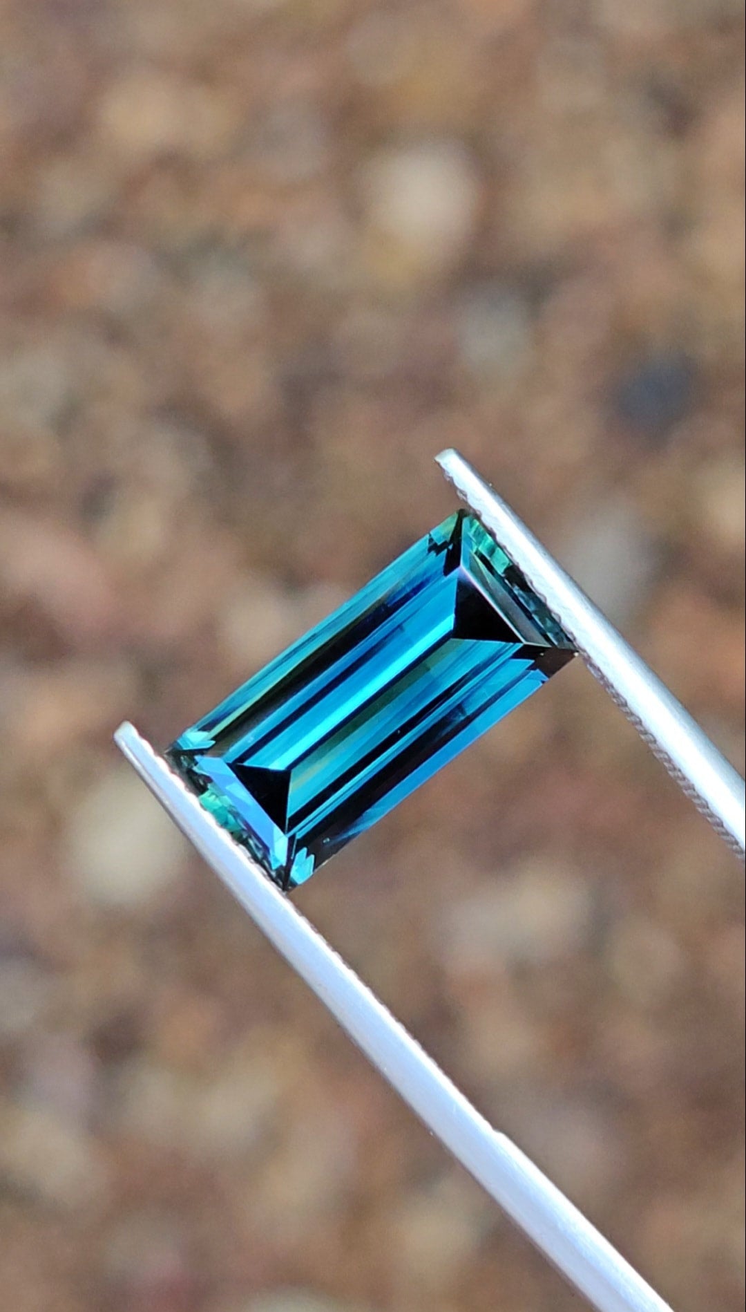 4.62ct Baguette Incredible Blue Parti Sapphire