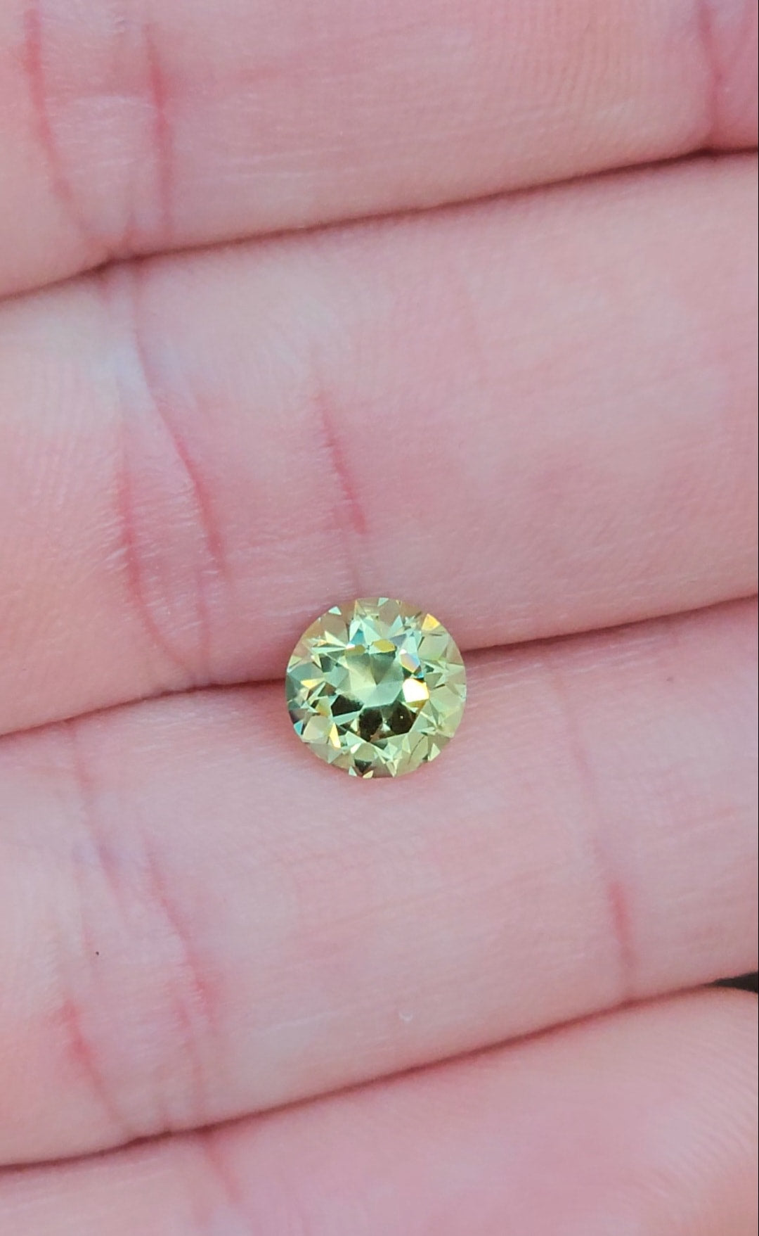 1.44ct Round Green-Yellow Mali Garnet