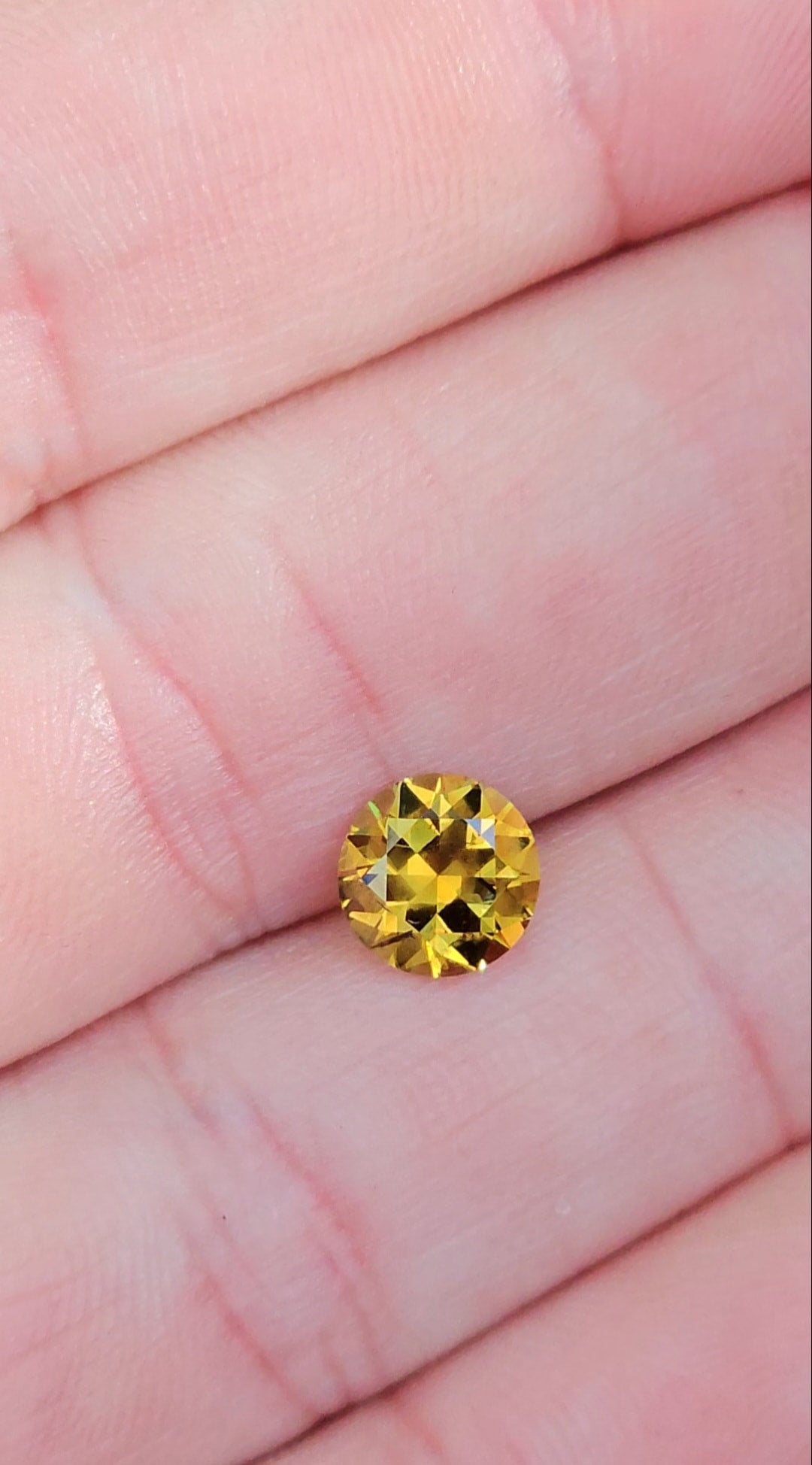 1.46ct Round Golden Yellow Mali Garnet