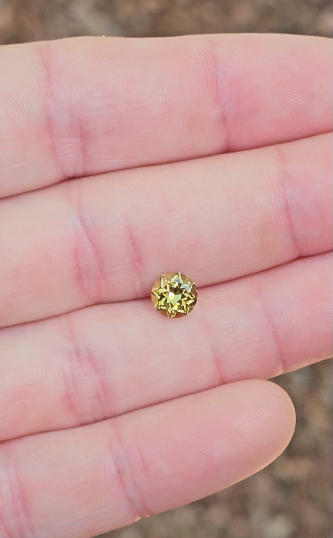 1.37ct Round Golden Yellow Sapphire