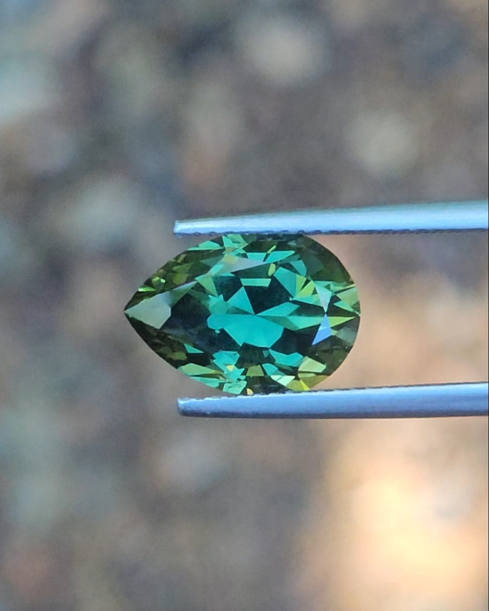 5.33ct Pear Green Parti Sapphire