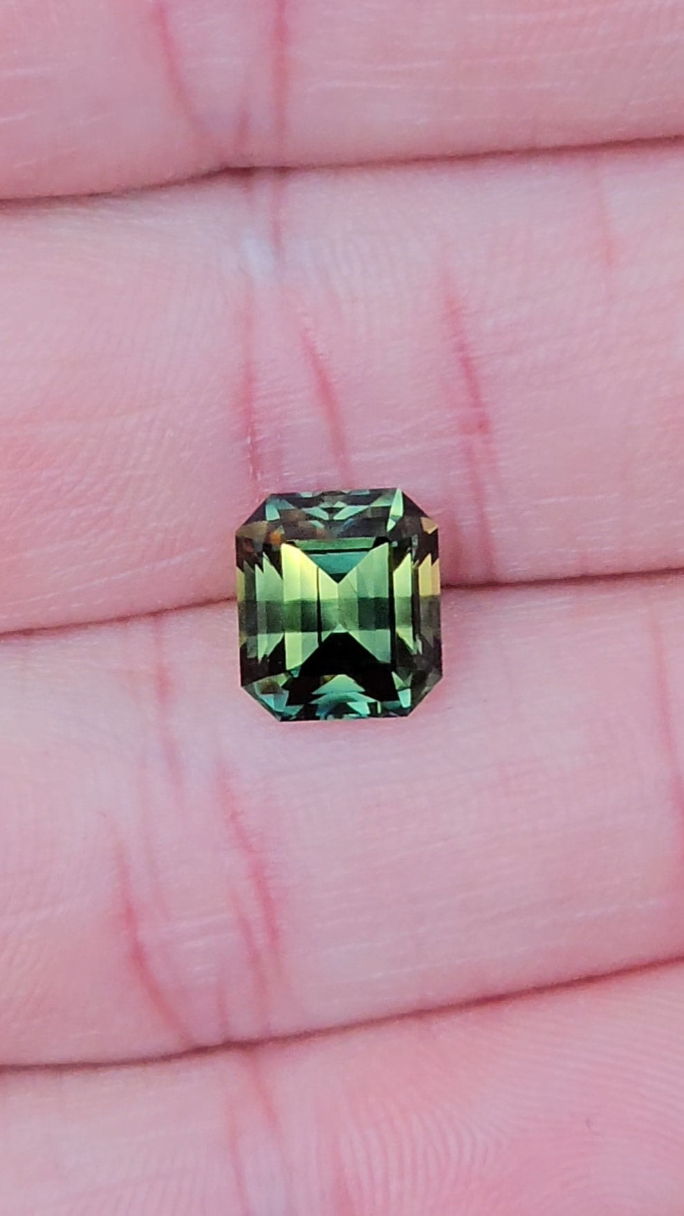 3.43ct Emerald Green Parti Sapphire