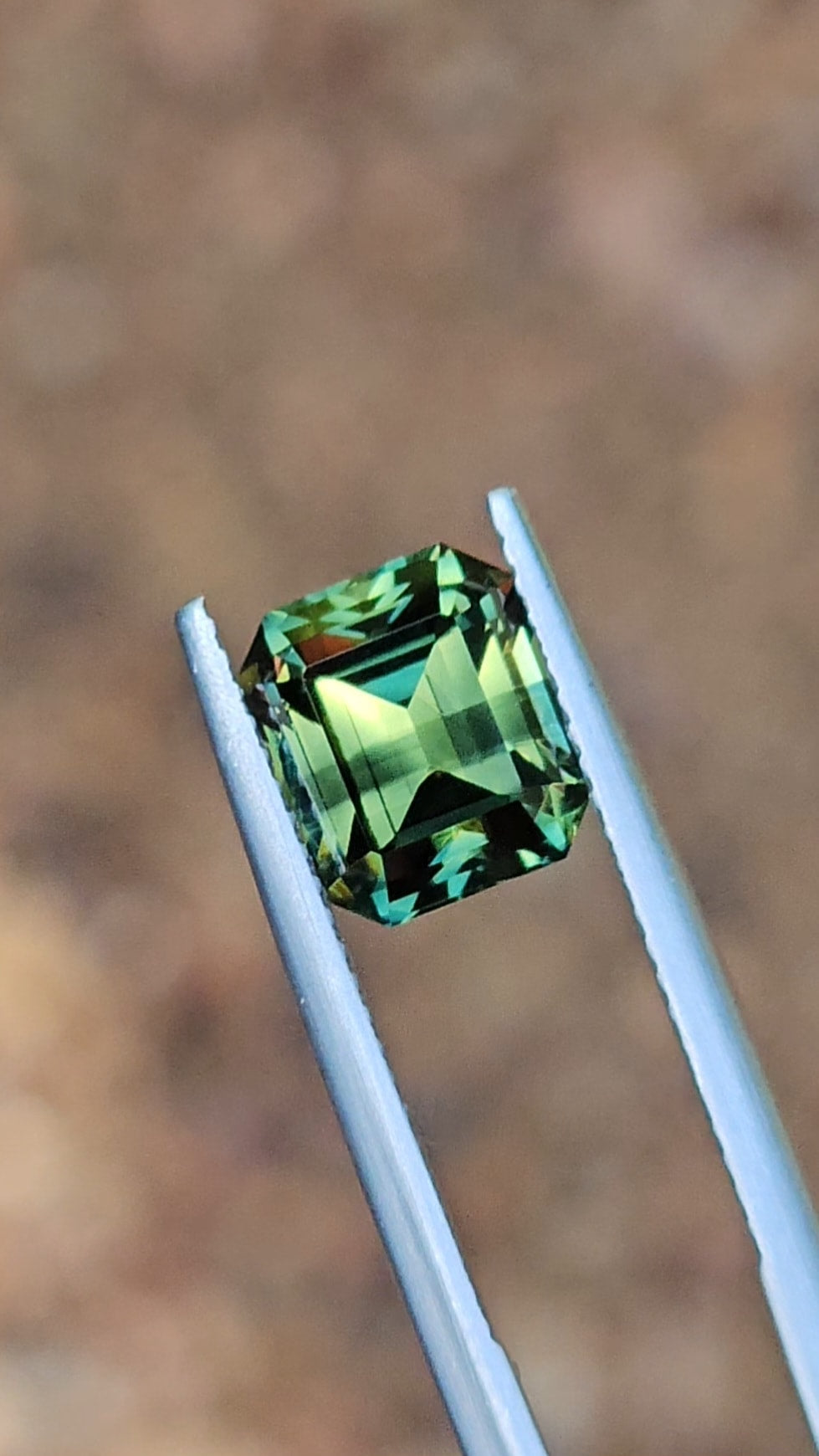 3.43ct Emerald Green Parti Sapphire