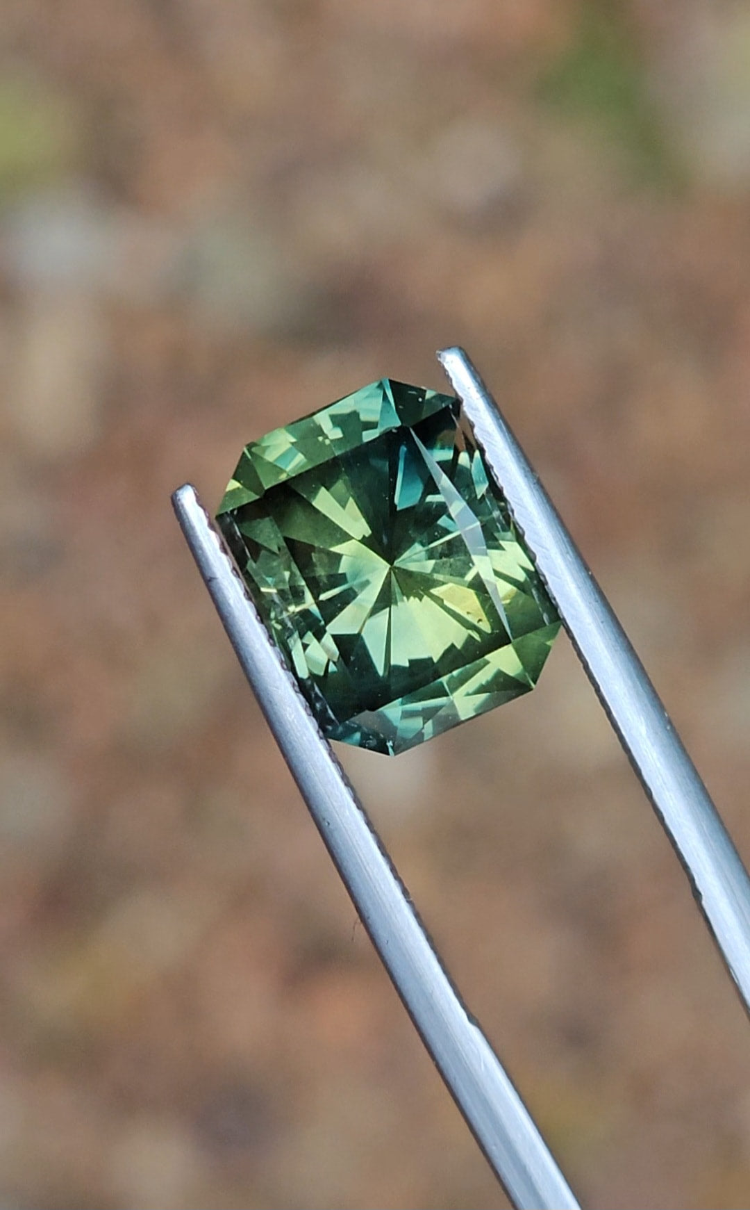 5.60ct Emerald Green - Yellow Parti Sapphire