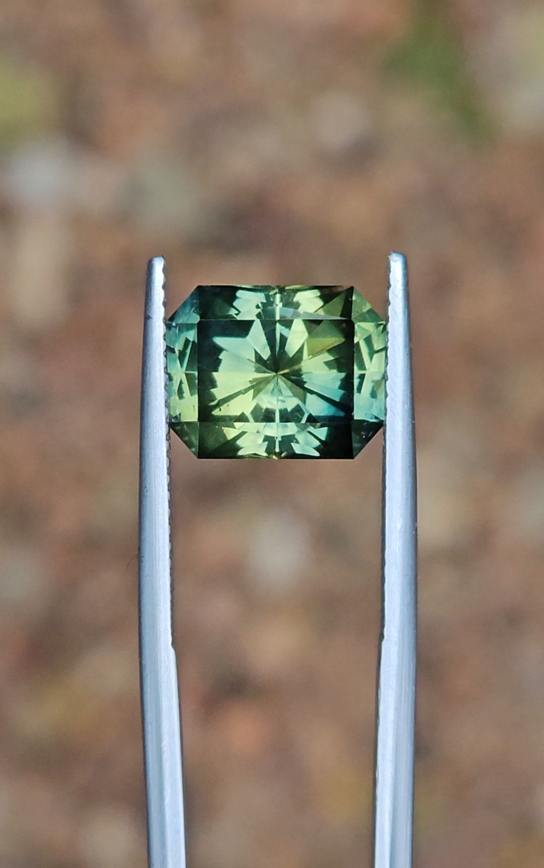 5.60ct Emerald Green - Yellow Parti Sapphire