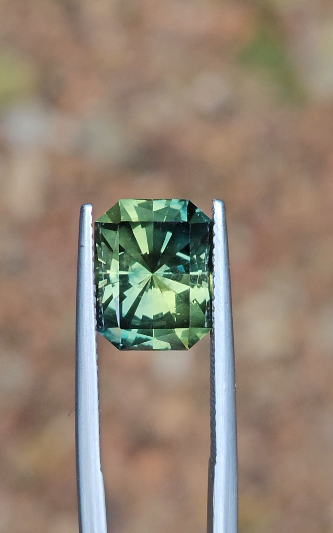 5.60ct Emerald Green - Yellow Parti Sapphire