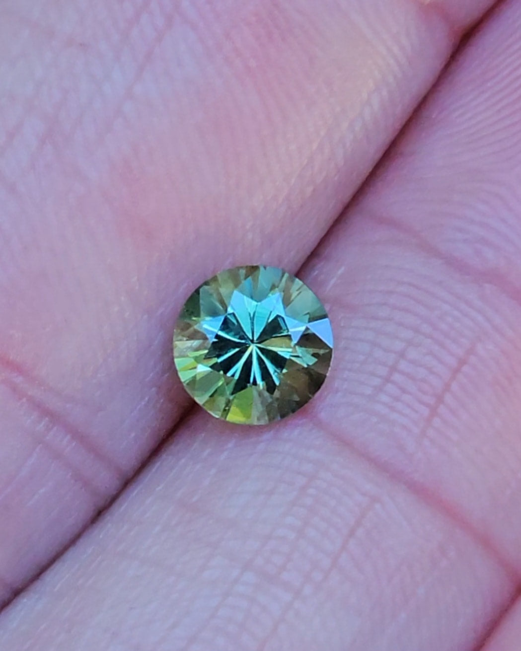 1.17ct Round Green Parti Sapphire