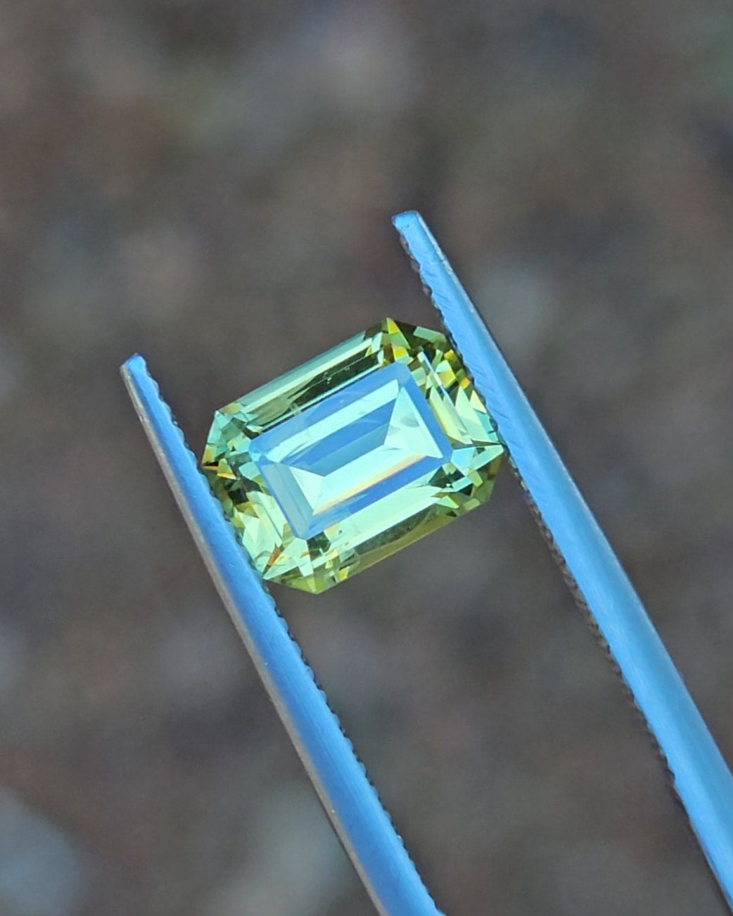 2.72ct Emerald Green - Yellow Parti Sapphire