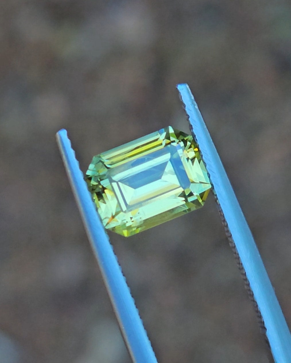 2.72ct Emerald Green - Yellow Parti Sapphire