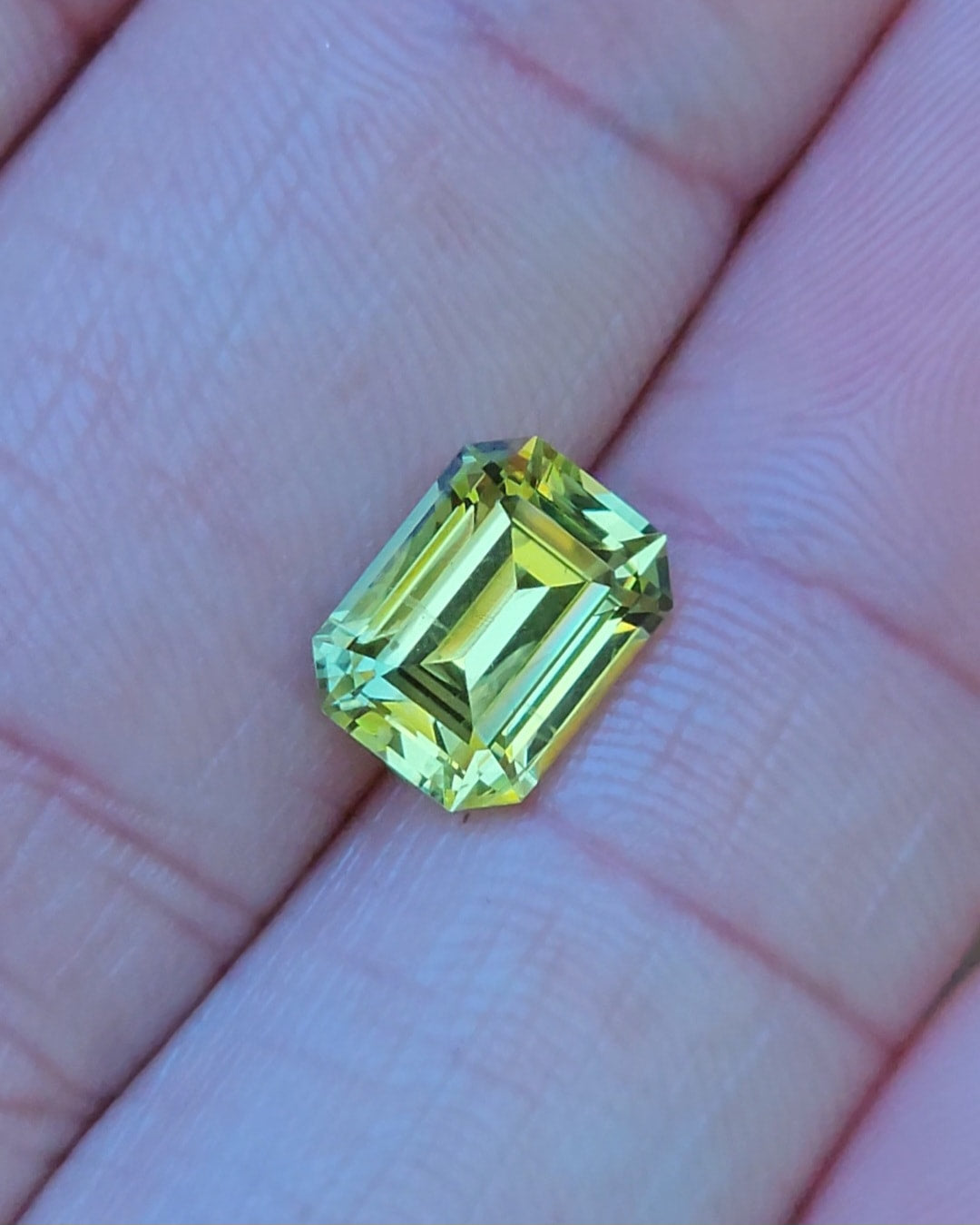 2.72ct Emerald Green - Yellow Parti Sapphire
