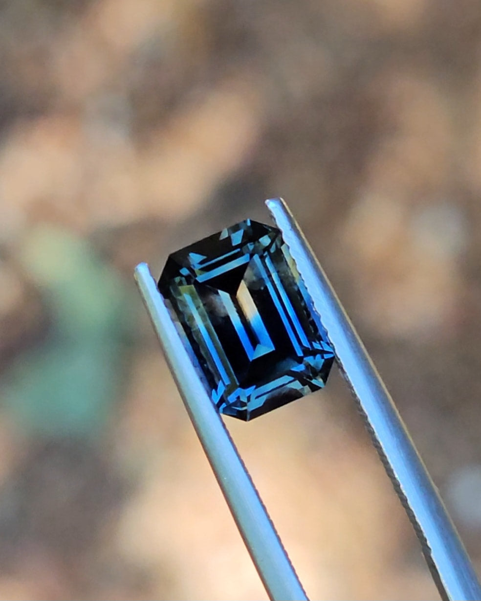 3.09ct Emerald Blue - Peach Parti Sapphire