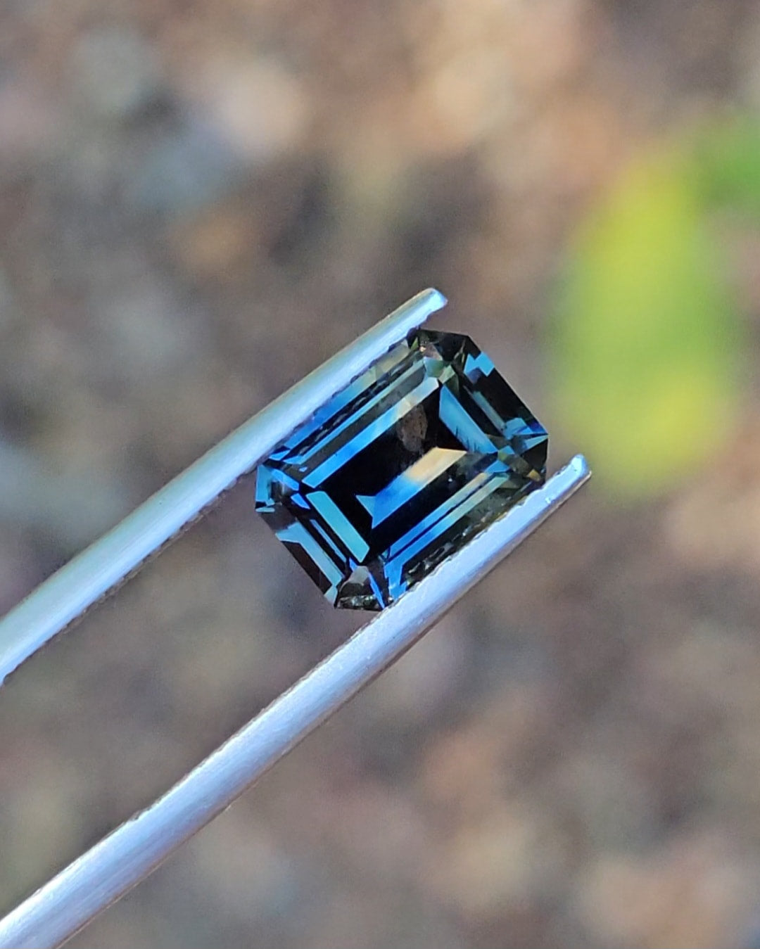 3.09ct Emerald Blue - Peach Parti Sapphire