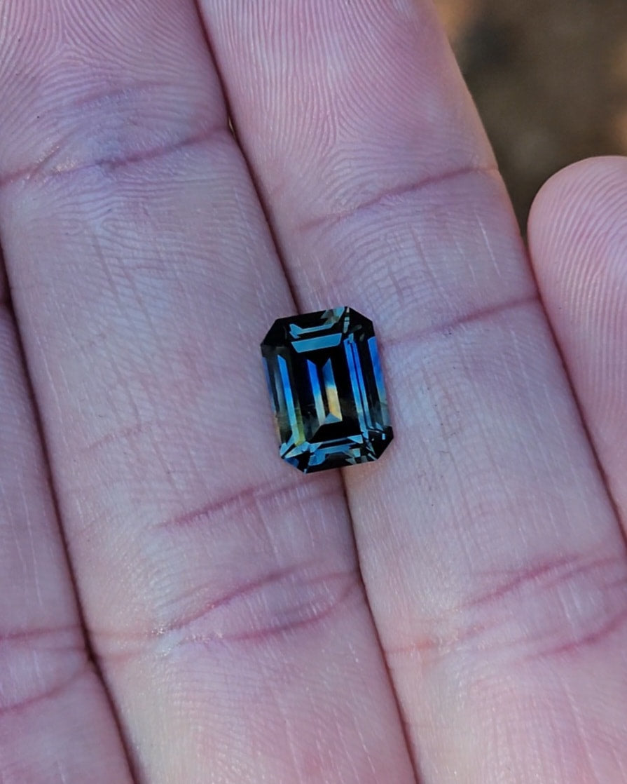 3.09ct Emerald Blue - Peach Parti Sapphire