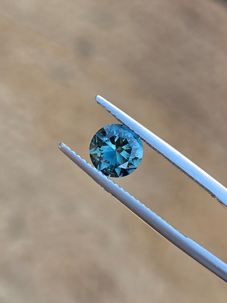1.25ct Round Blue Parti Sapphire