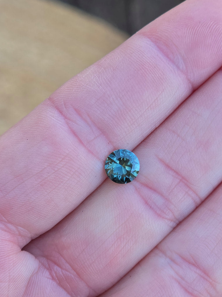 1.25ct Round Blue Parti Sapphire